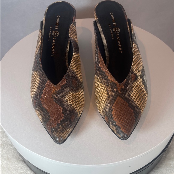 Chinese Laundry Shoes - Chinese Laundry Women's Multi-Tone Snakeskin Mules , Size 9 .